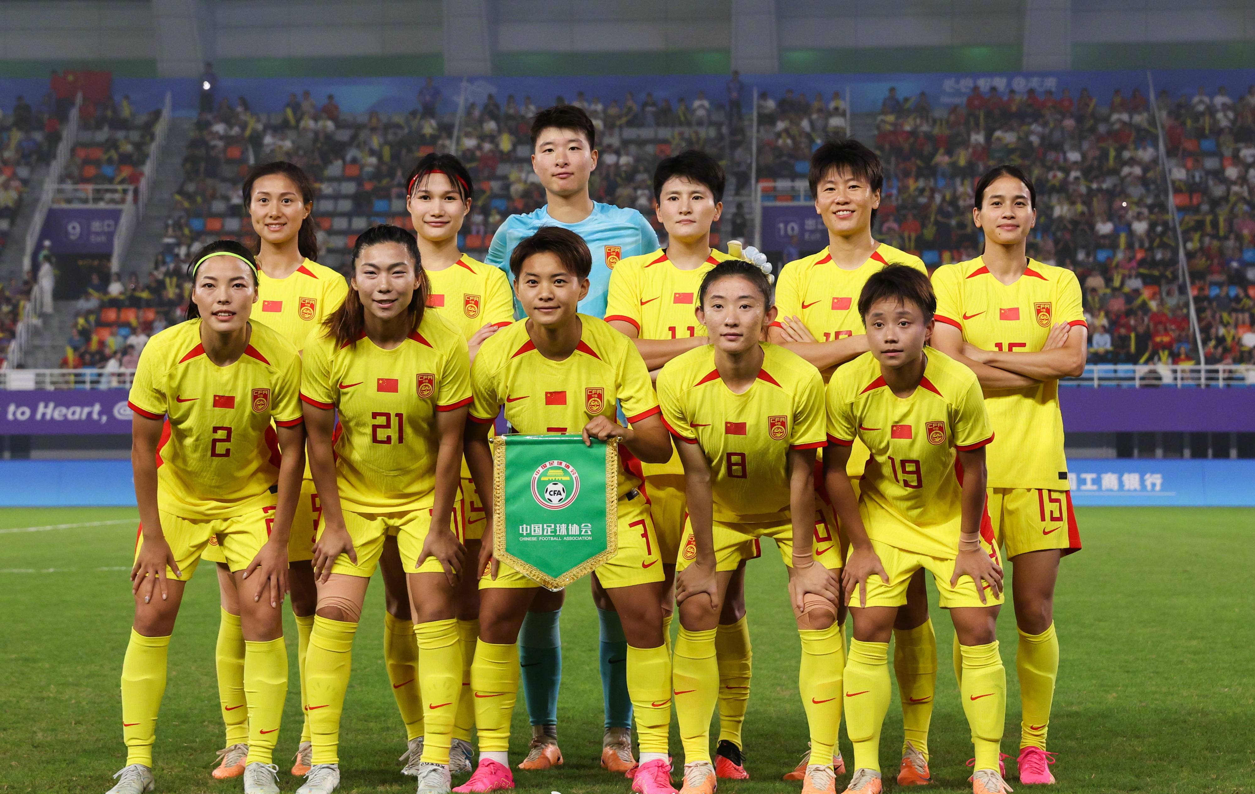 泰国女足队勇于冲锋，取得战胜