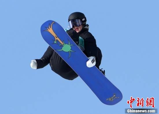 包含奥地利滑雪选手飒爽英姿，登上金牌巅峰的词条