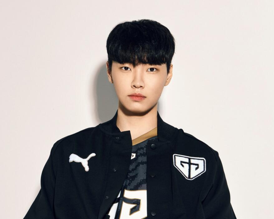 TSM横扫GEN，Chovy操刀奇招英雄翻盘鏖战多局成都决赛之夜，让粉丝疯狂欢呼的简单介绍