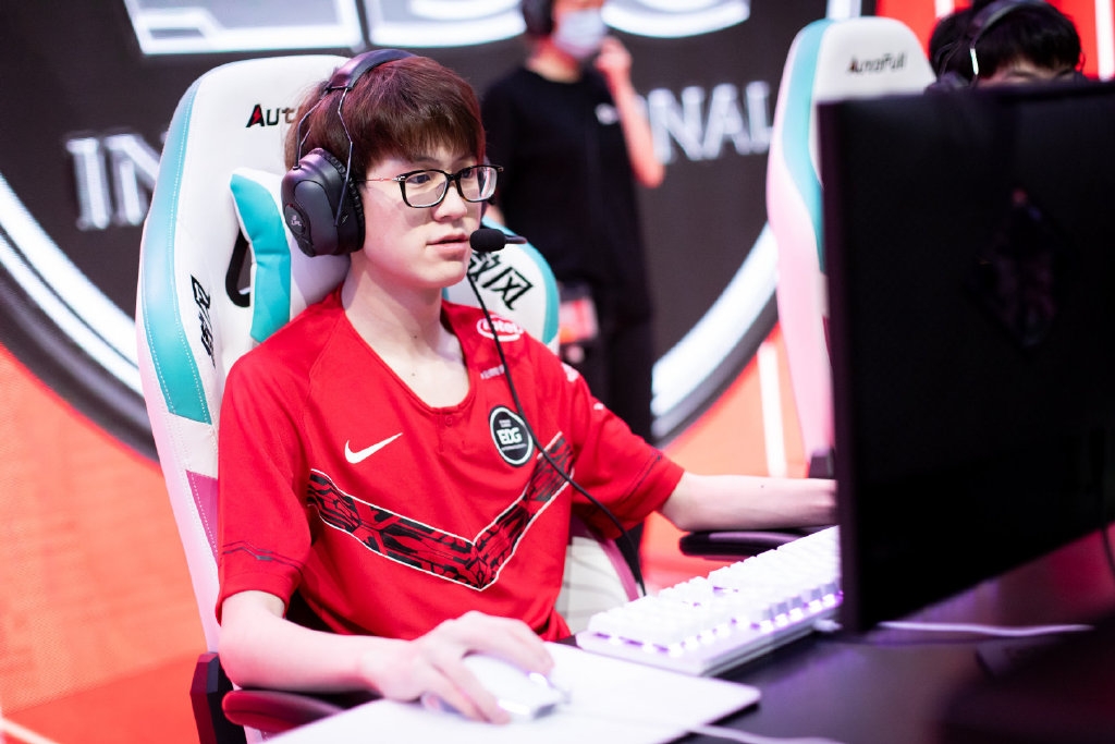 100T力克RNG，Meiko单局斩获MVP顶尖较量成都决赛之夜，成为赛场最大亮点的简单介绍