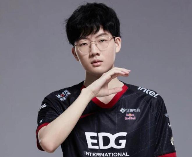 关于EDG血洗MAD，Viper单局斩获MVP峡谷大战全球总决赛，引爆全场热议的信息