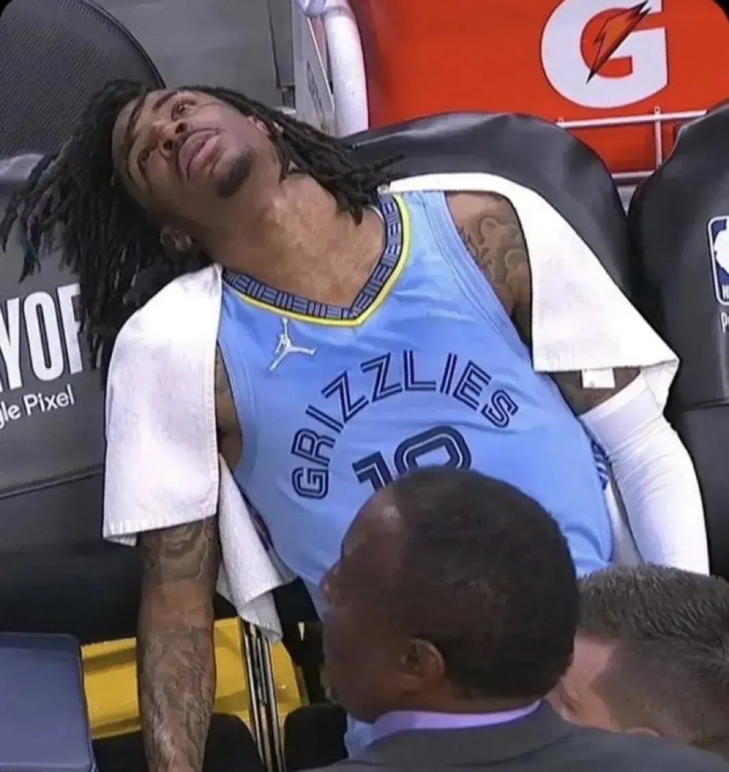 猛龙主场惨败尼克斯，德罗赞绝杀落水狗！