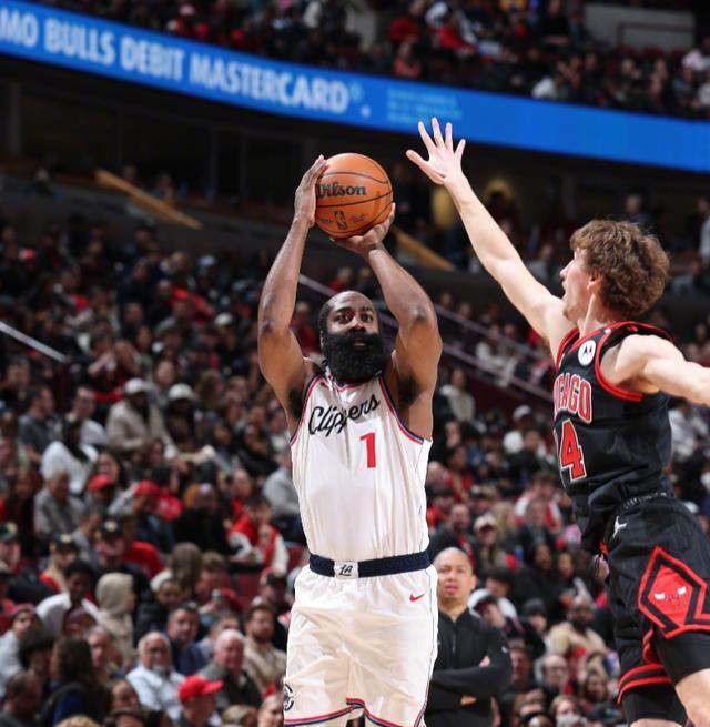 快船队击败雷霆，晋级西部半决赛