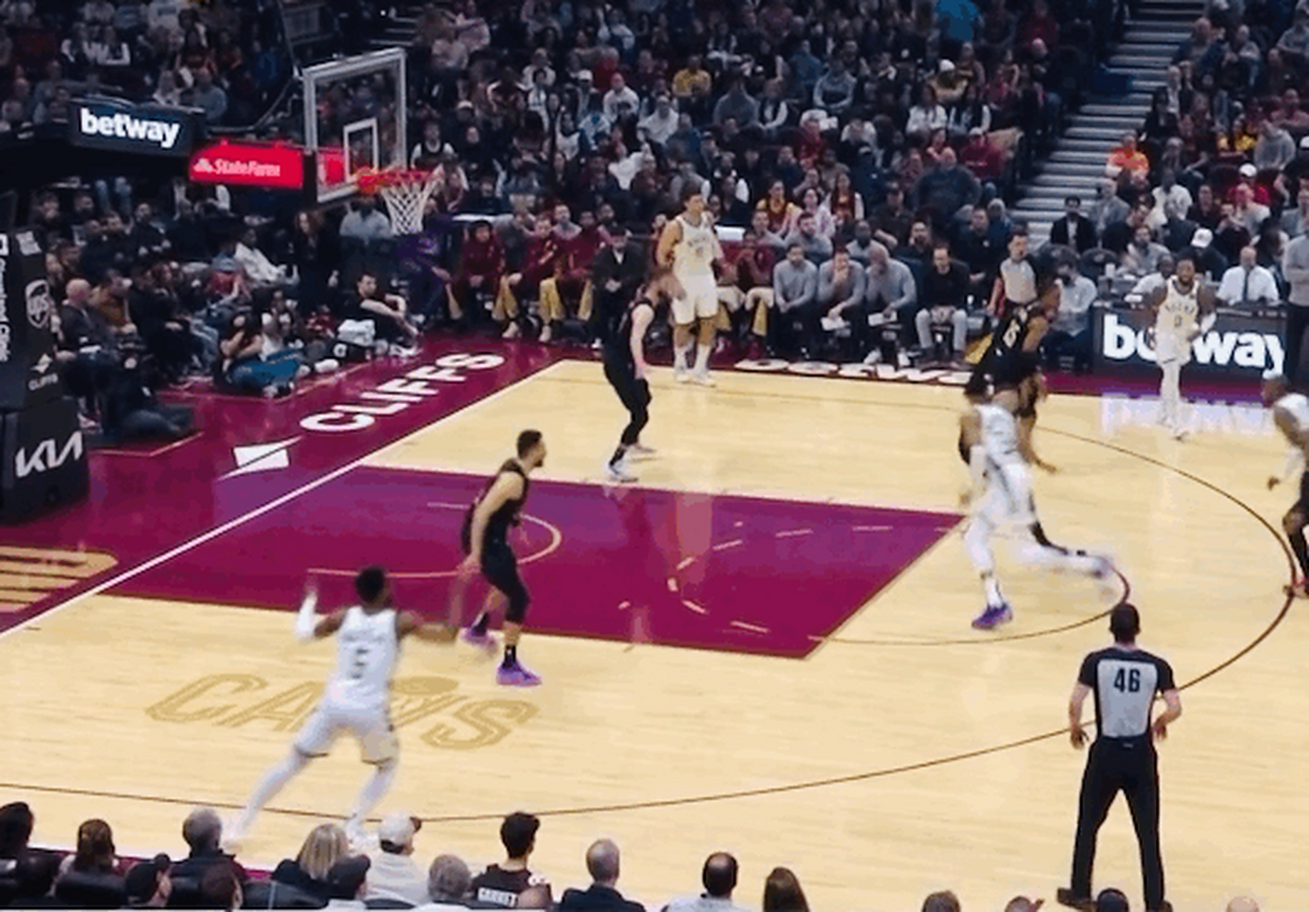 开云体育平台APP-雄鹿全队表现火热，稳坐东部第一