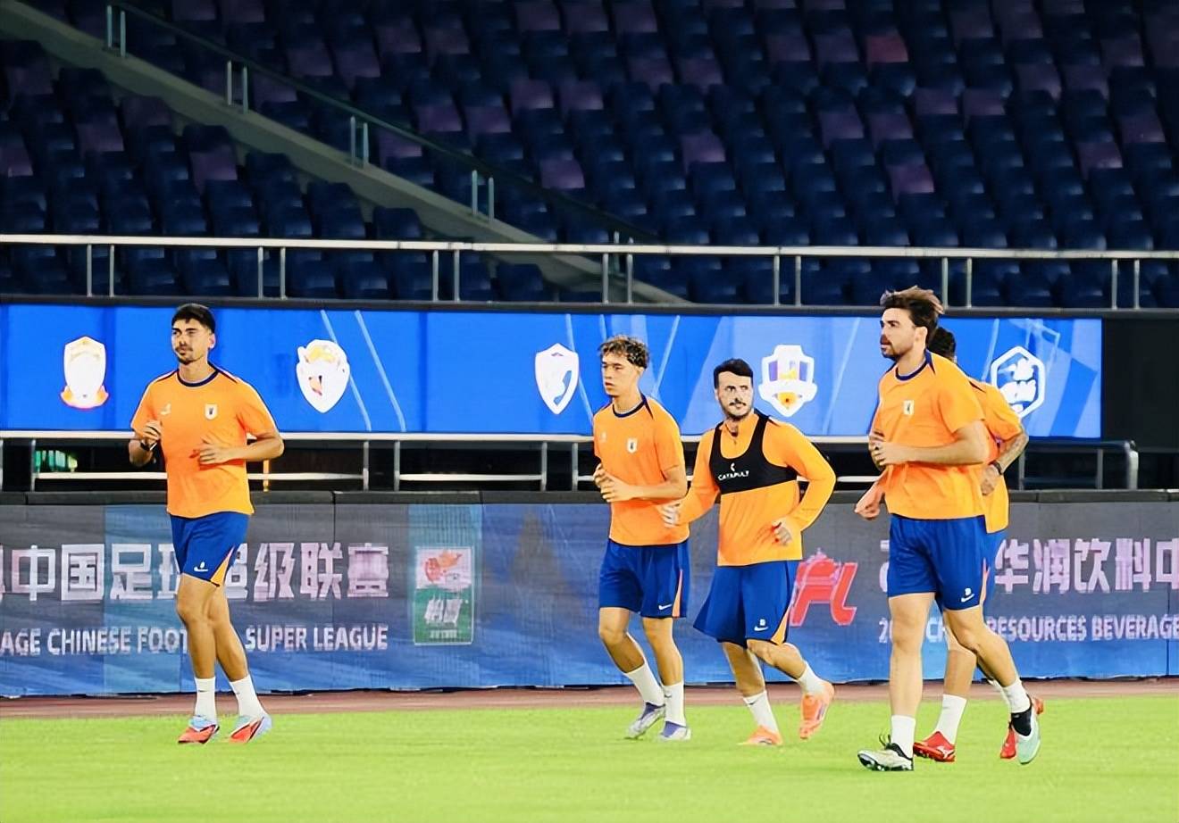 开云体育登录-上港力克劲旅：上海上港队战胜强劲对手