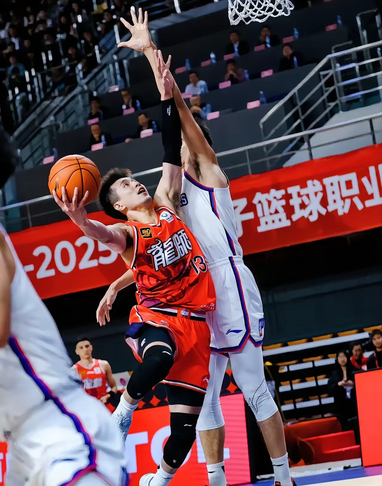 开云平台-包含山东队险胜广州队，郭艾伦状态火热的词条