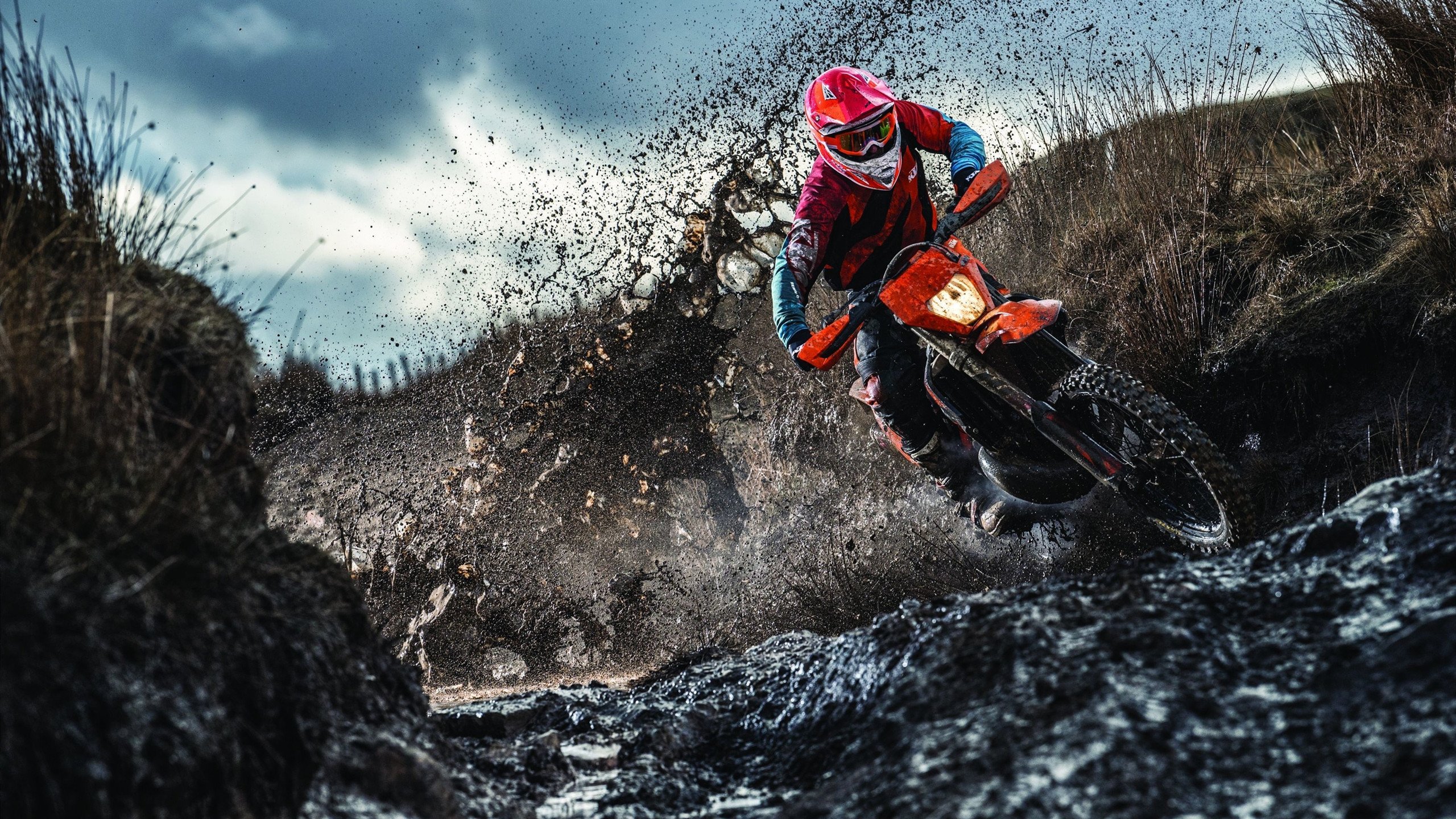 开云体育入口-银色手术刀,梅赛德斯如何用一场战术手术逆转索伯,而佩雷兹成了主刀医师